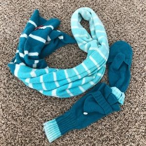 Merona scarf/glove set